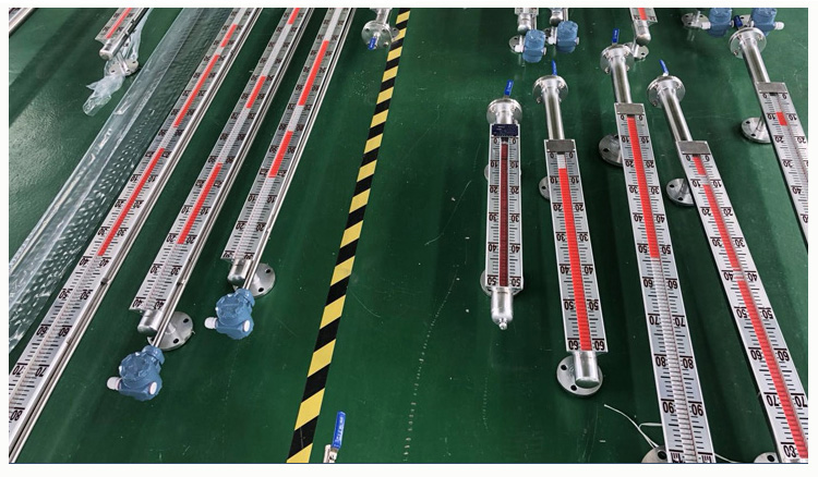 襯四氟磁翻板液位計(jì)產(chǎn)品圖